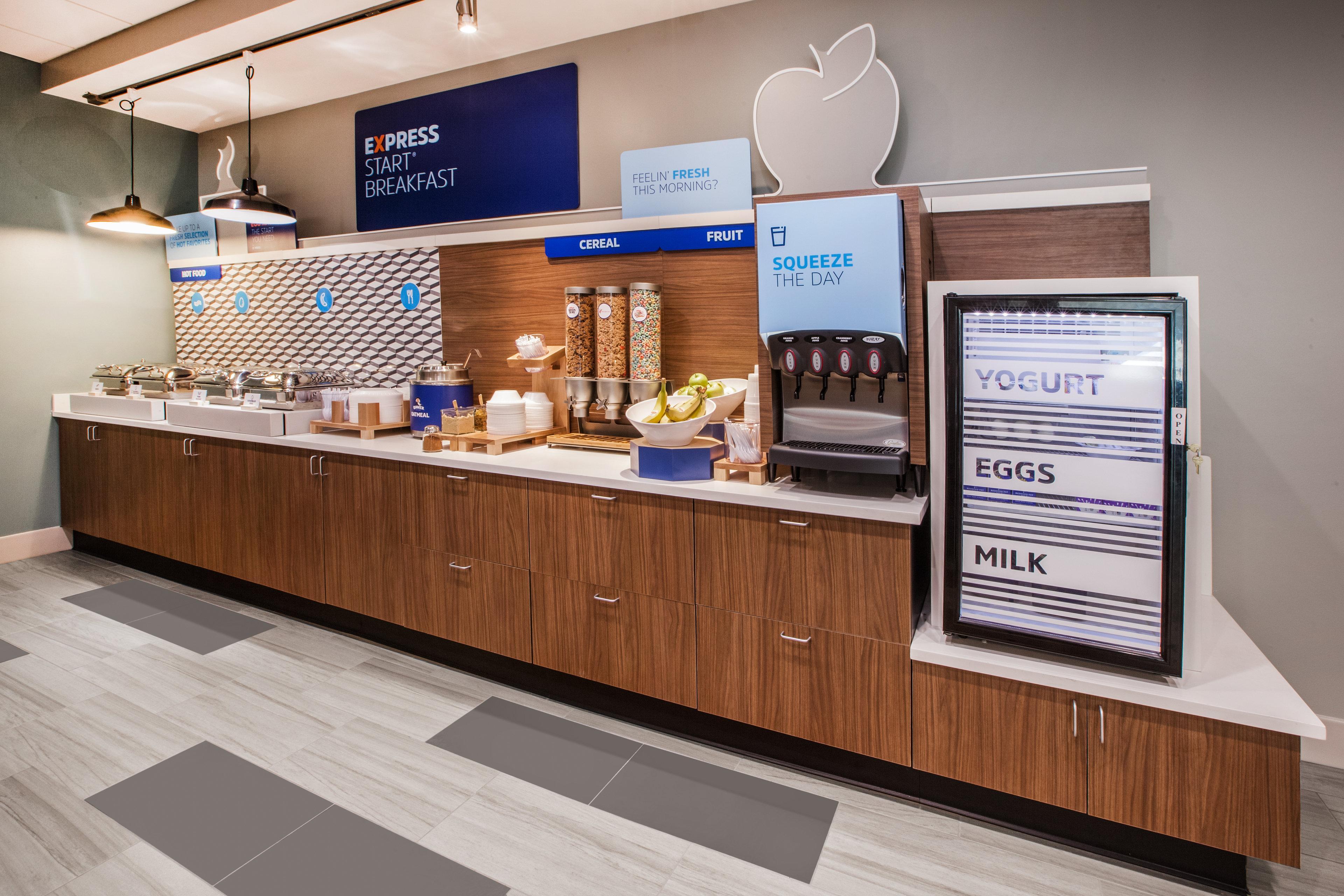 Holiday Inn Express & Suites - Detroit North - Roseville By Ihg Екстер'єр фото