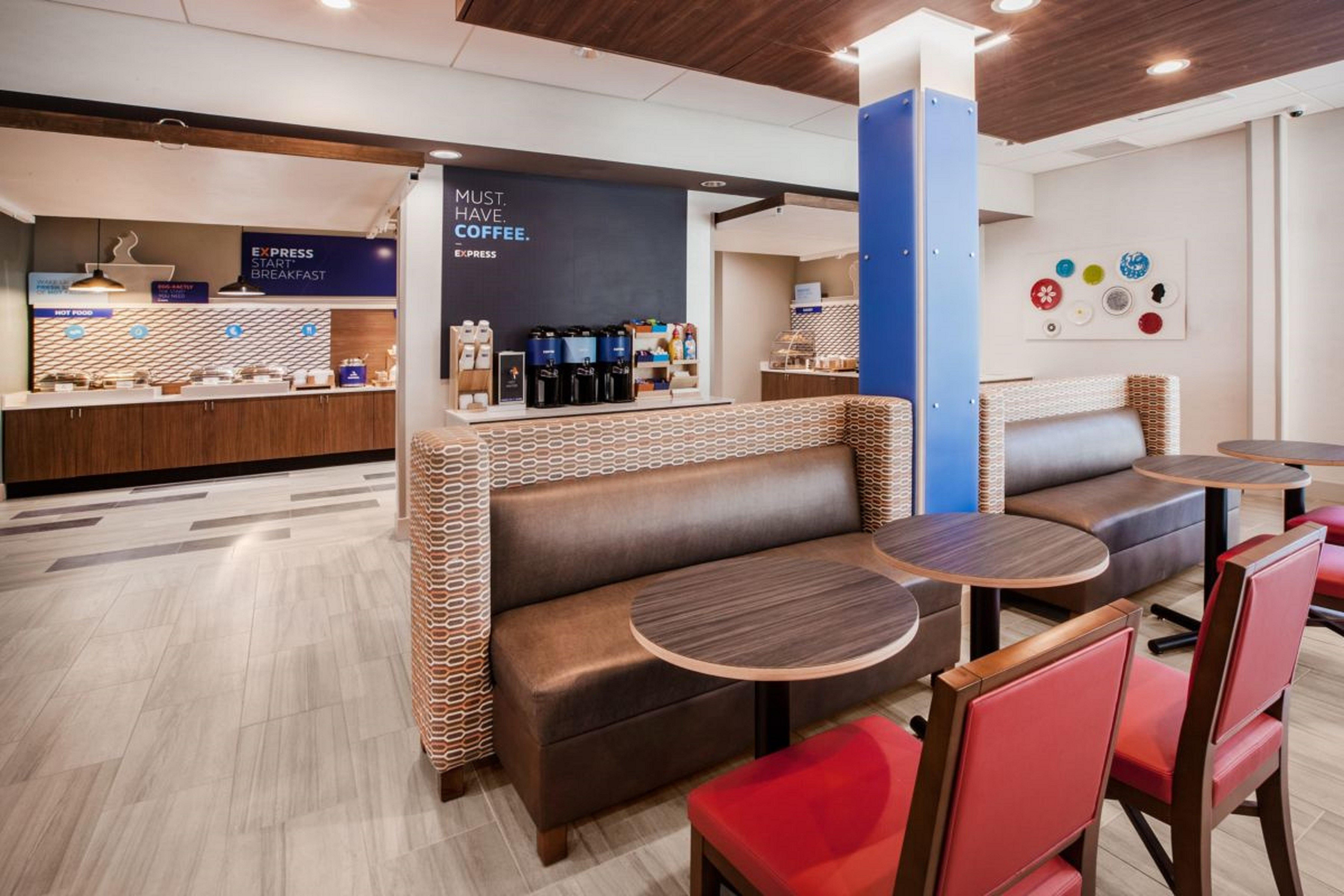 Holiday Inn Express & Suites - Detroit North - Roseville By Ihg Екстер'єр фото