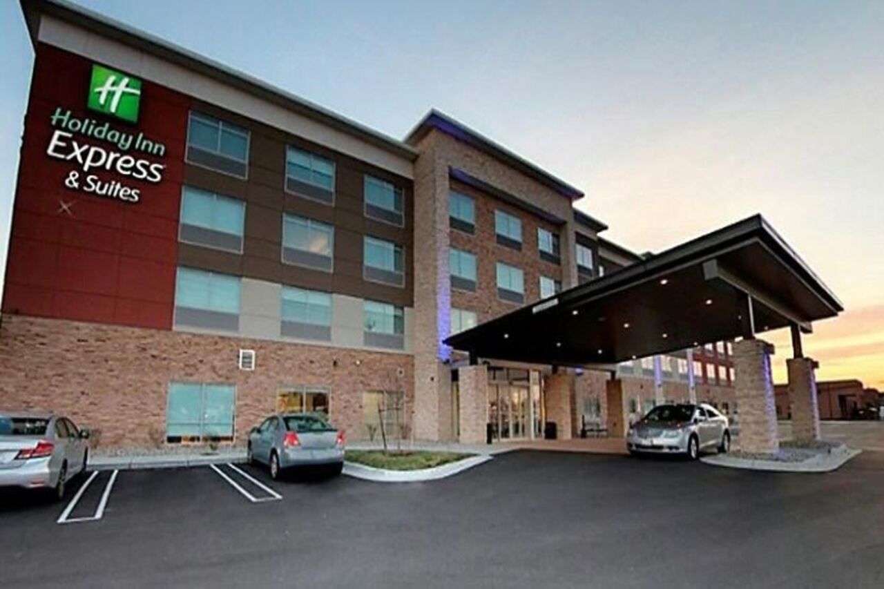 Holiday Inn Express & Suites - Detroit North - Roseville By Ihg Екстер'єр фото