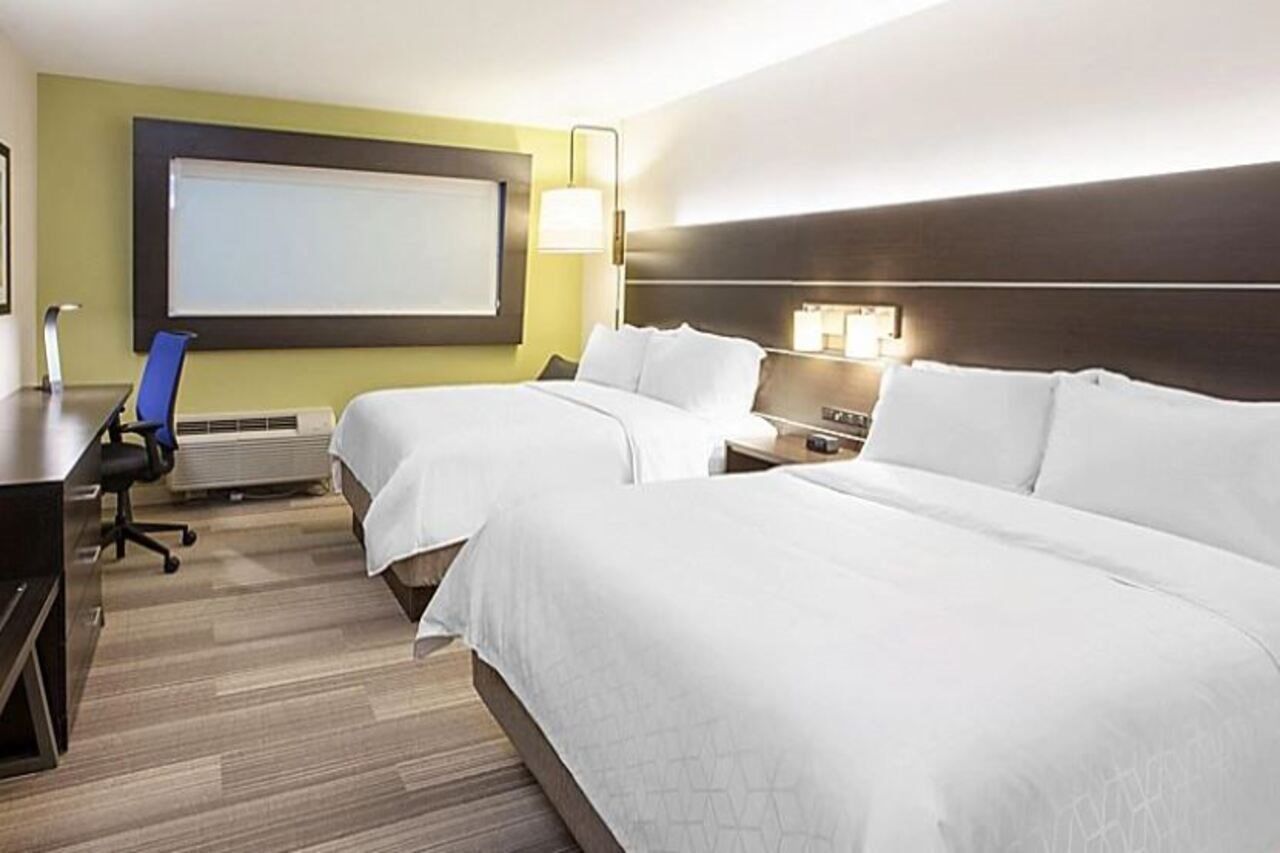 Holiday Inn Express & Suites - Detroit North - Roseville By Ihg Екстер'єр фото